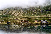 Parco Jotunheimen, Norvegia. Il lago Gjende nei pressi del Gjendesheim hut. 